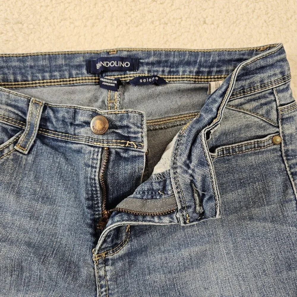 Bandolino‎ Selene Jeans Women's Size 4 Cropped Light Blue Denim Missy